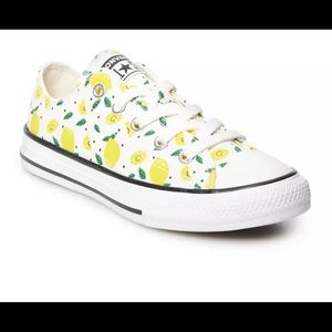 Kids low top converse